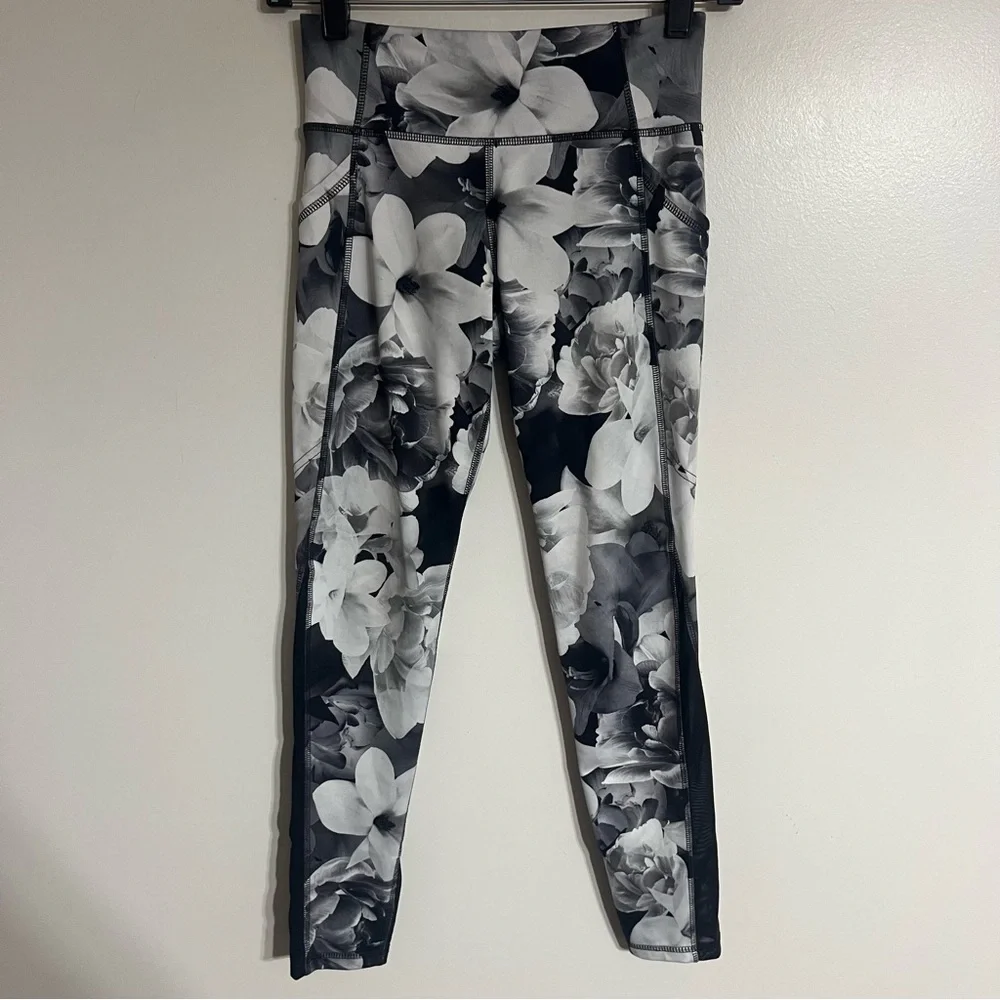 Girls Old Navy Active Leggings Go Dry Black White Tie Dye‎ Size 10-12